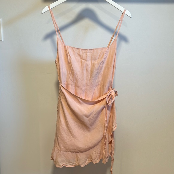 Forever 21 Dresses & Skirts - Forever 21 faux wrap mini dress.